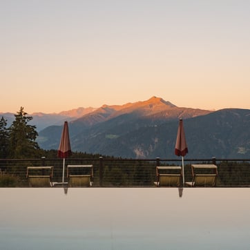 Sommerurlaub hoch über Meran