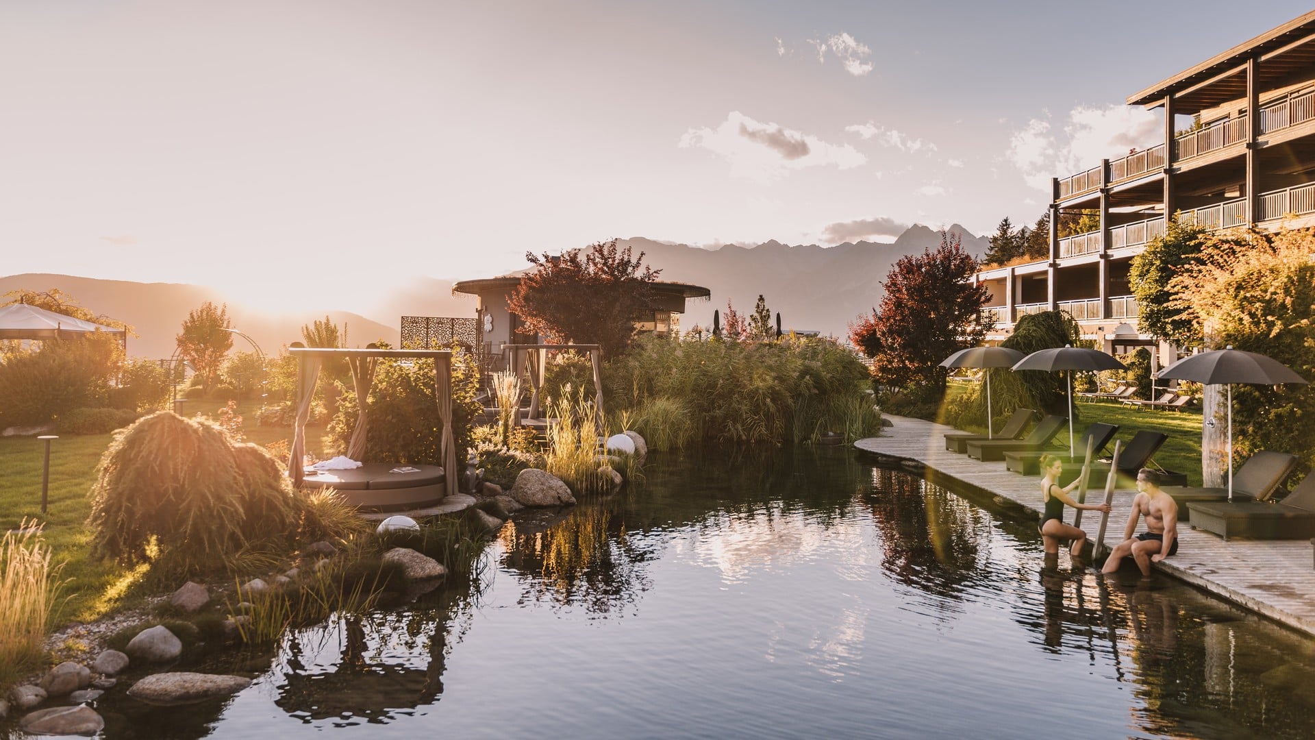 Infinity Pool im 5 Sterne Wellnesshotel oberhalb Merans